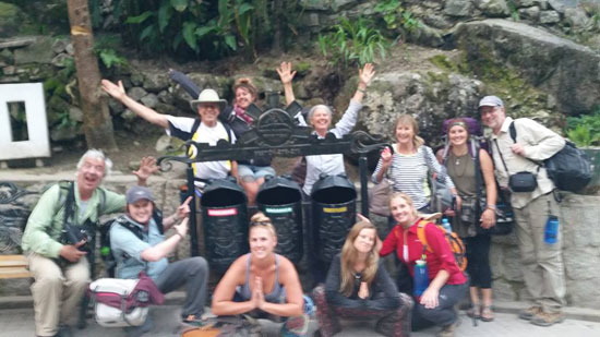 aguascalientes-group-frogs-recycle-tin-bindi