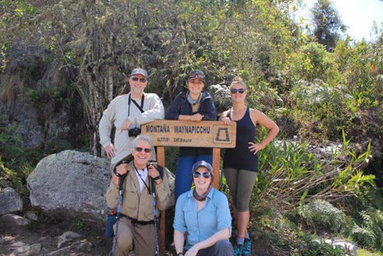 machu-picchu-group-huayna-picchu